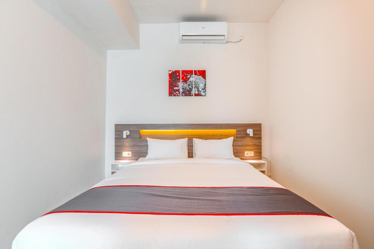 Super Oyo Collection O 16 Vittoria Residence Джакарта Екстер'єр фото