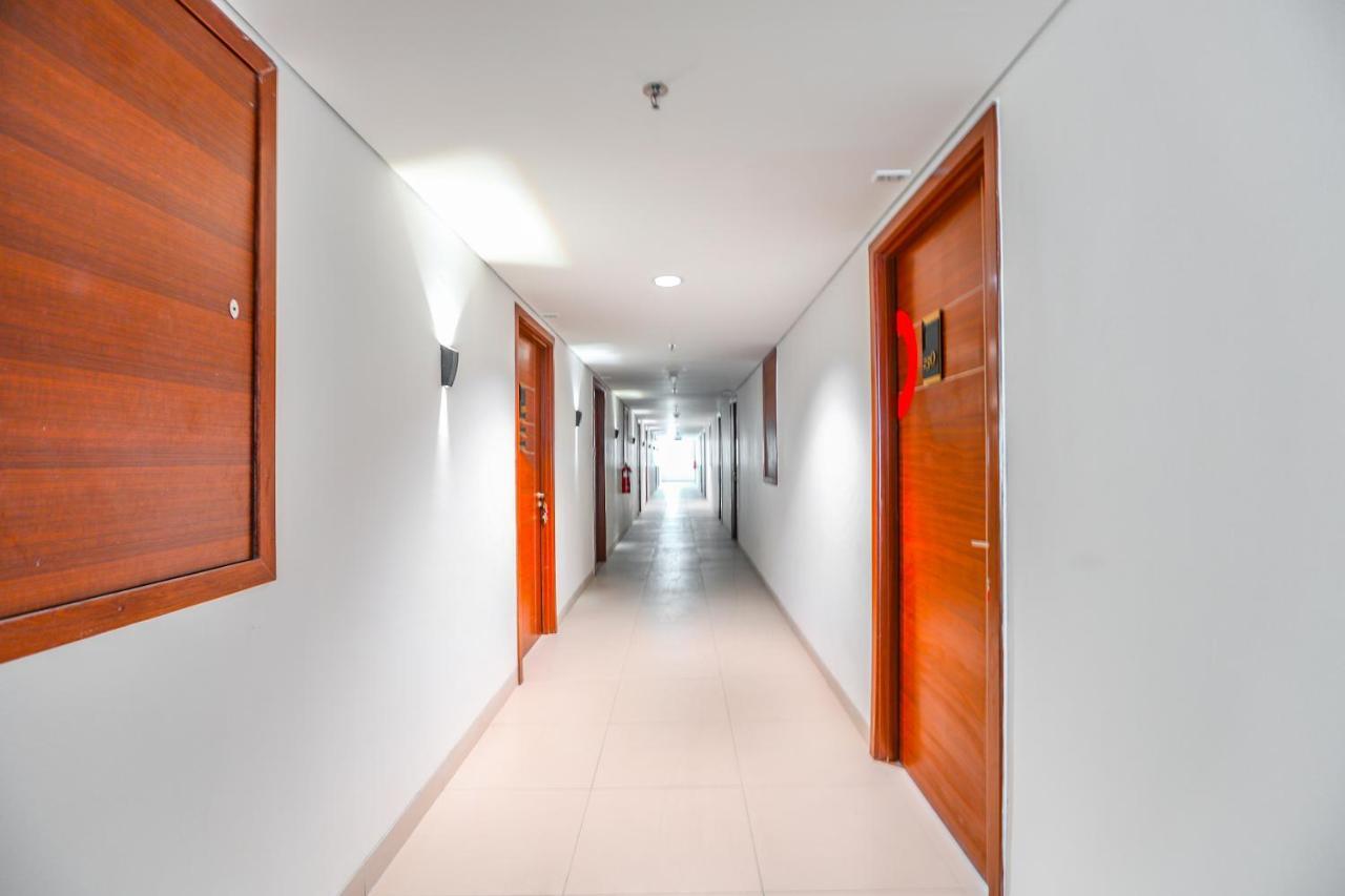 Super Oyo Collection O 16 Vittoria Residence Джакарта Екстер'єр фото